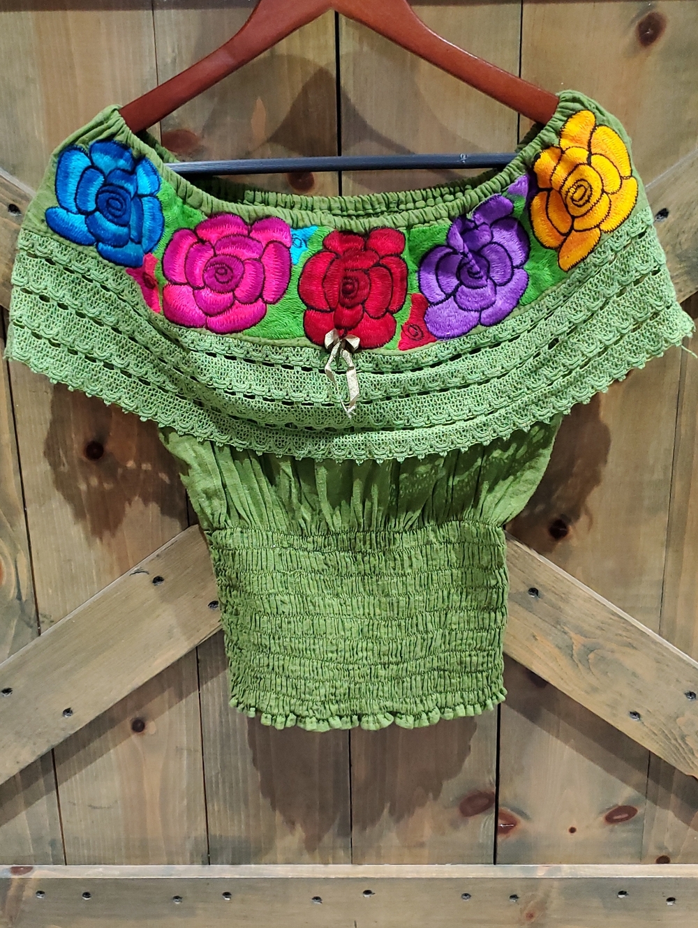 Vintage Mexican Green Off-Shoulder Top Multicolor Floral Embroidery Latina Roses